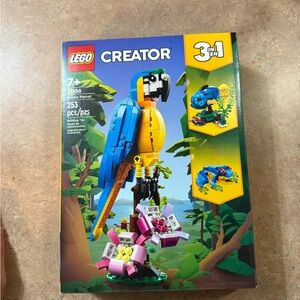 LEGO Creator 3-in-1 exotic parrot 31136
